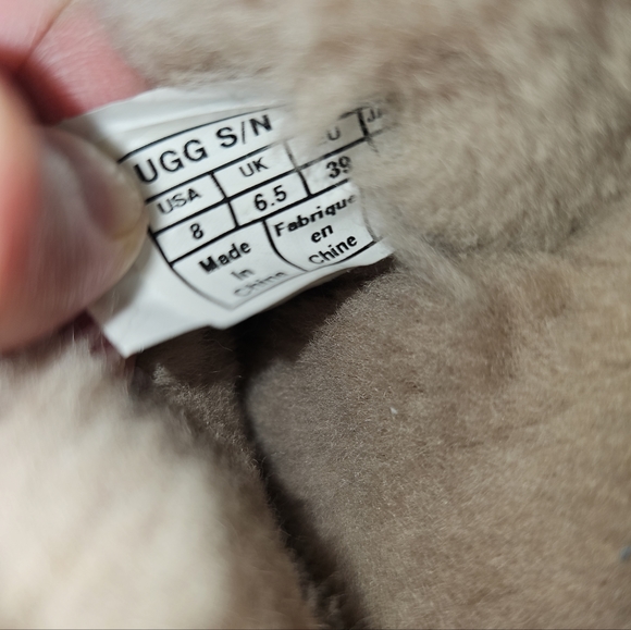 NWOT UGG Moccasin - Picture 3 of 4